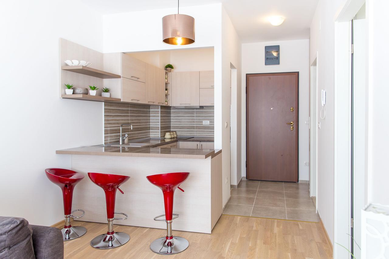 בודווה Natasha Sea View Apartment מראה חיצוני תמונה