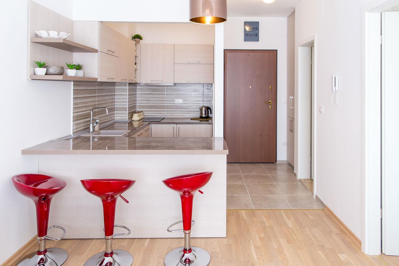 בודווה Natasha Sea View Apartment מראה חיצוני תמונה